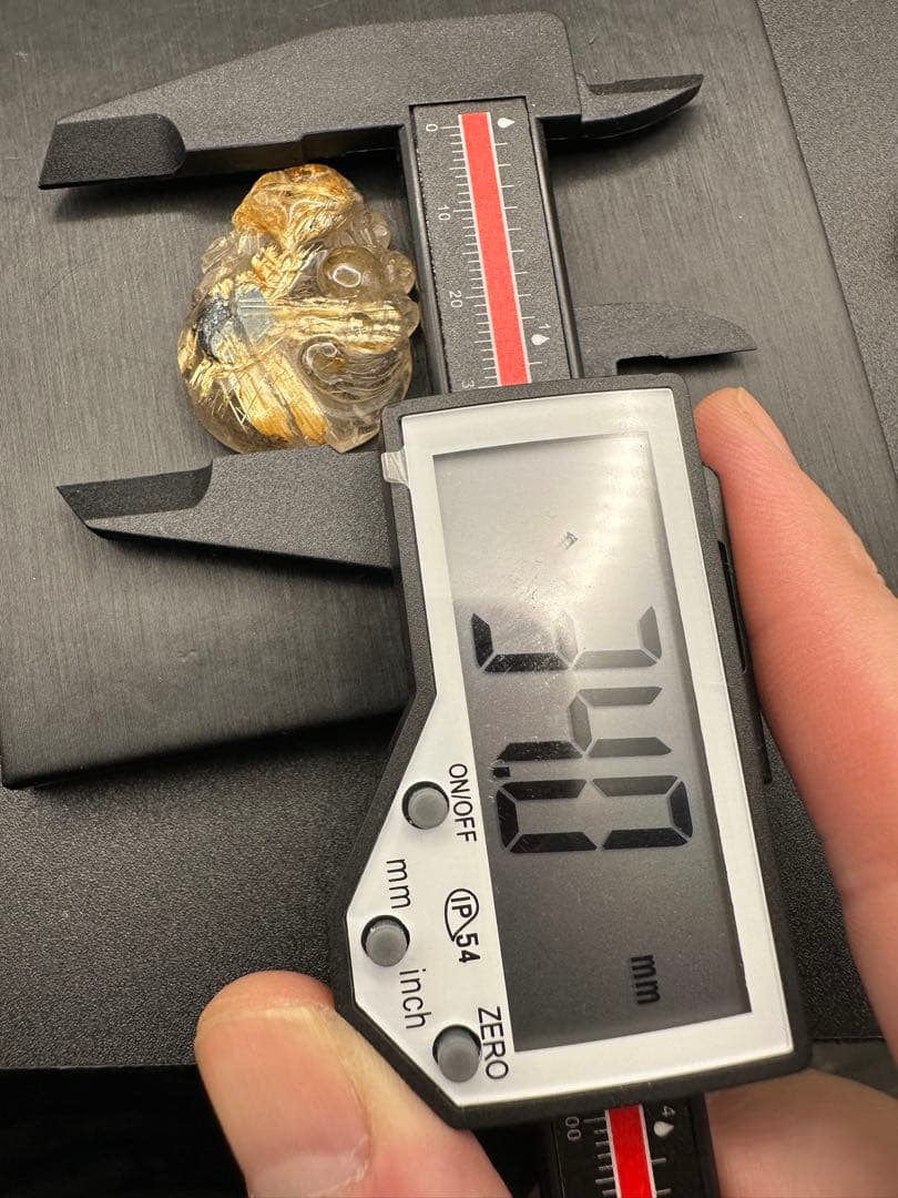 ルチルクォーツ彫物（九尾）