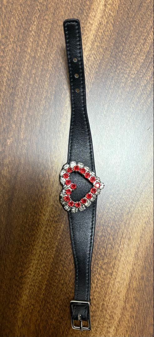 ハート型レザーブレスレット