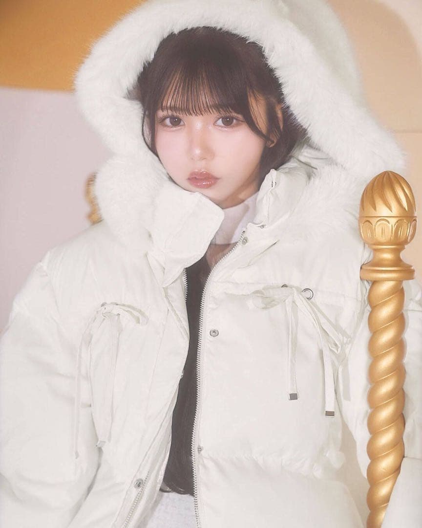 新品タグ付 ミシェルマカロン ファーフードリボンダウンコート ホワイト フリー