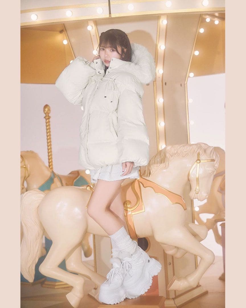 新品タグ付 ミシェルマカロン ファーフードリボンダウンコート ホワイト フリー