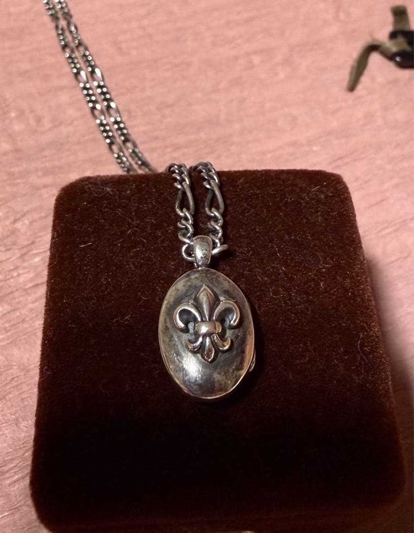 パトリックコックスシルバーロケットペンダント