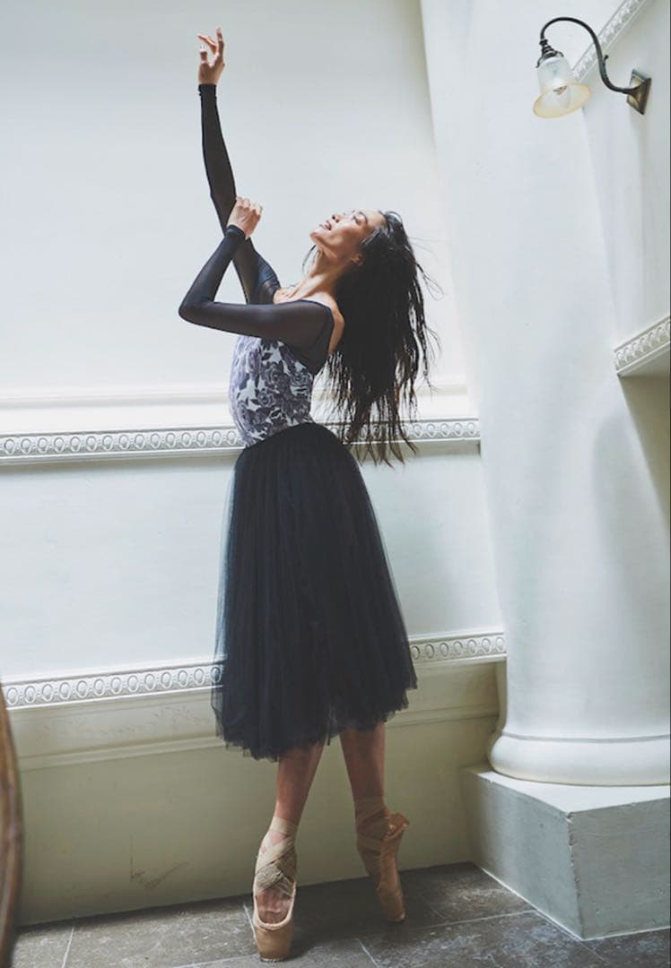 新品 stina スティナ 超人気 レオタード M 完売品