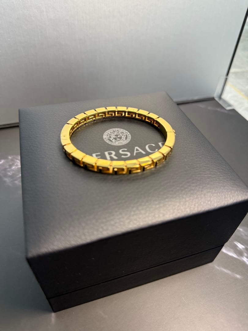 ゴロチャンズ VERSACE ゴールド ブレスレット