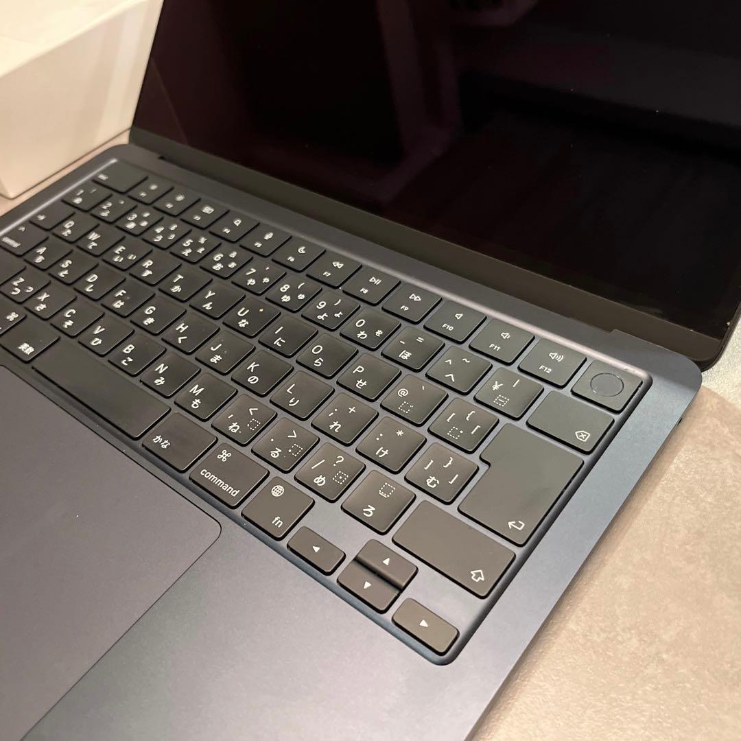 ほぼ新品 Macbook Air M2 16GB/512GB 認定整備済品