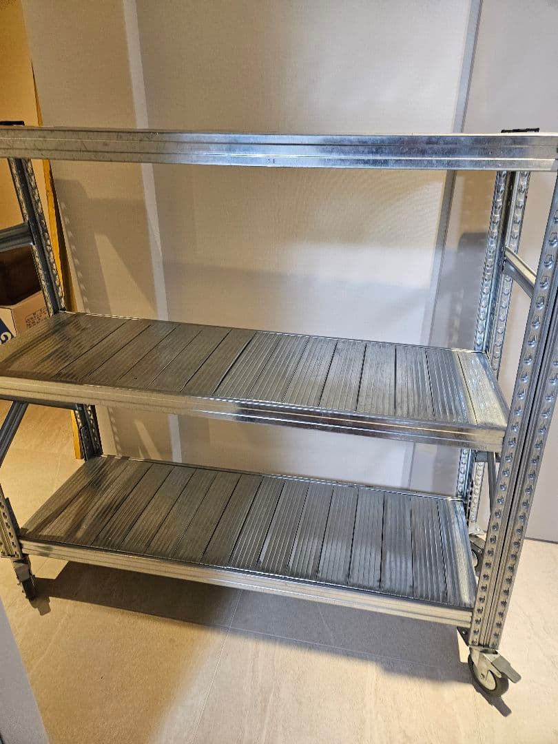 【直接引き取り歓迎】メタルシステム　3段スチールラック キャスター付き