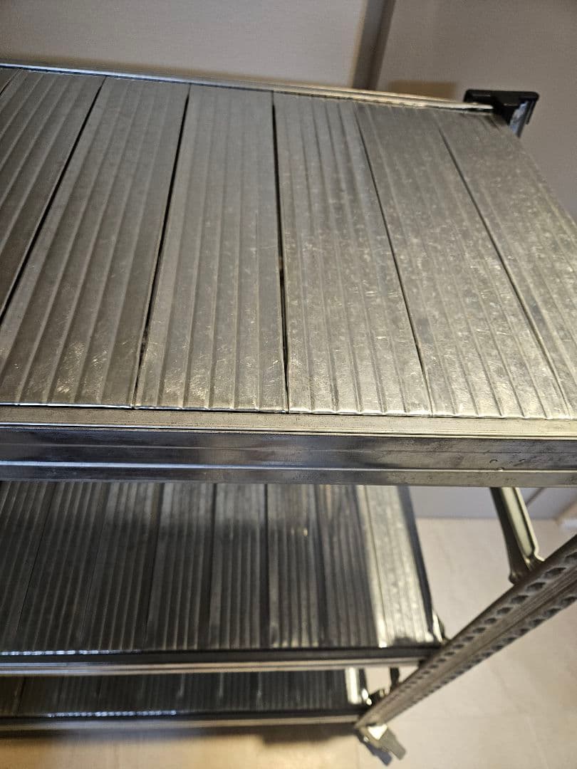 【直接引き取り歓迎】メタルシステム　3段スチールラック キャスター付き