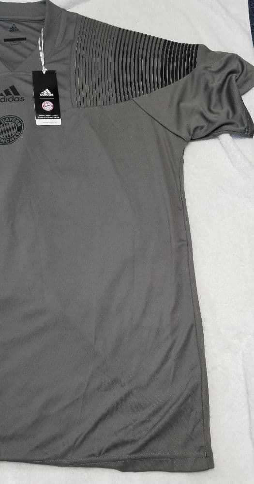 サッカー、バイエルン・ミュンヘン、ユニフォーム、サイズ2XO、トレーニングシャツ