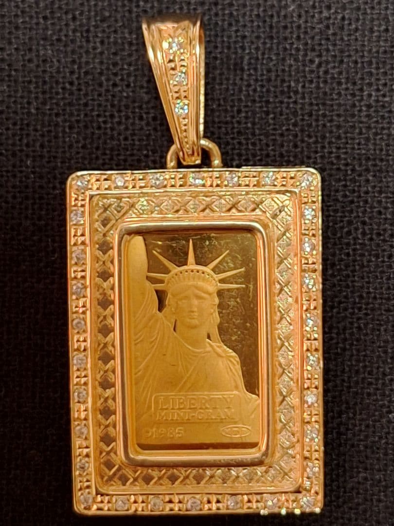 ペンダントトップ k18　自由の女神 希少デザイン