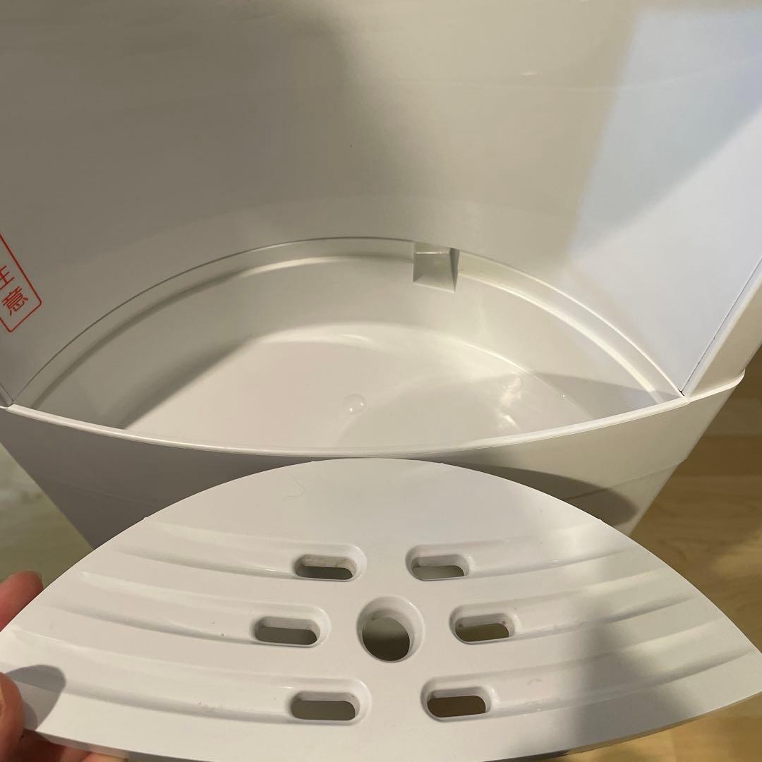 フレシャス PRECIOUS SLAT ウォーターサーバー　ホワイト