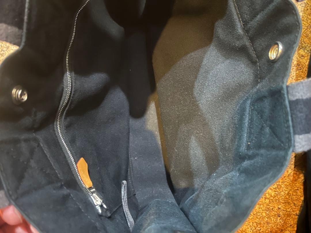 HERMES PARISブラックストライプトートバッグ