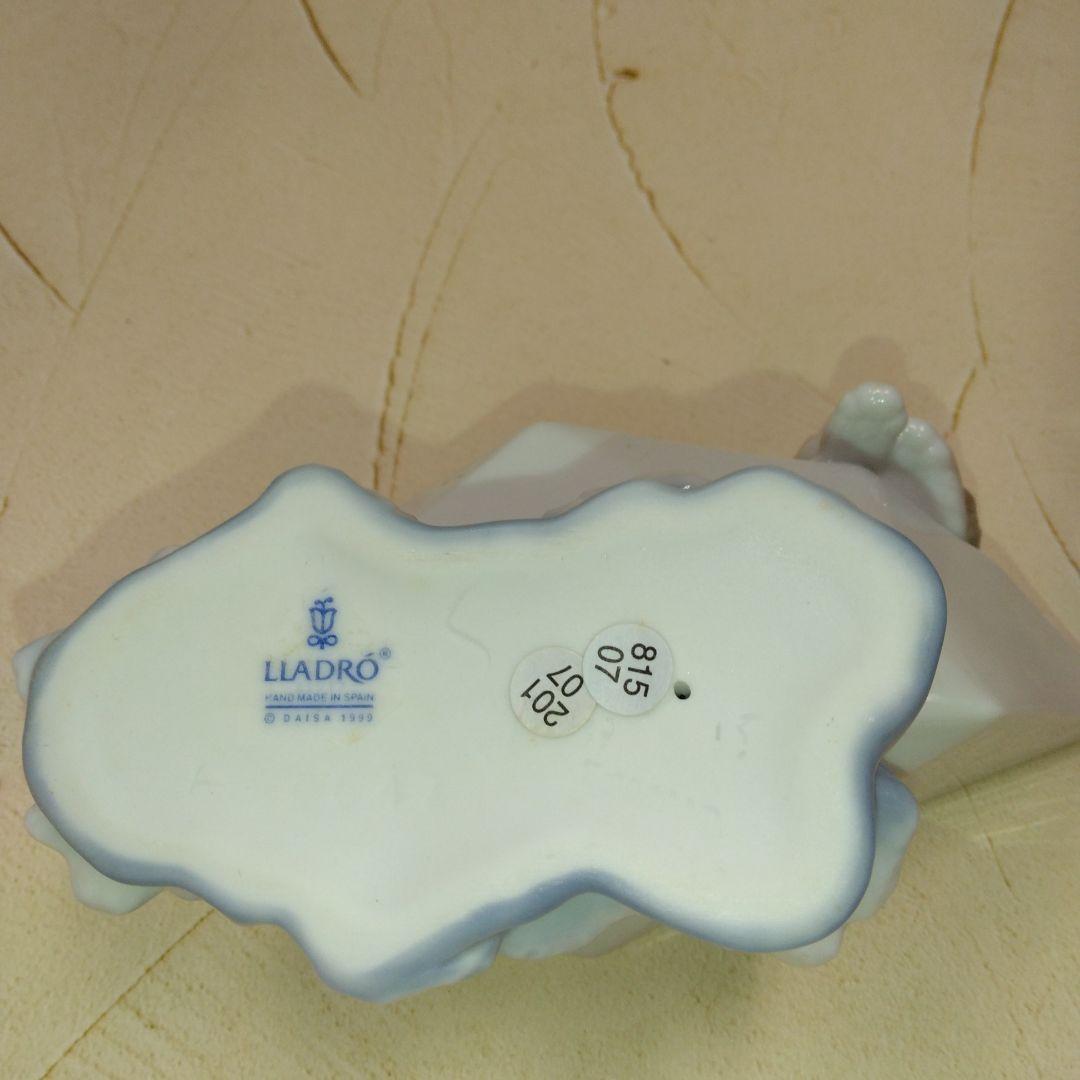 リヤドロ　紙船と犬