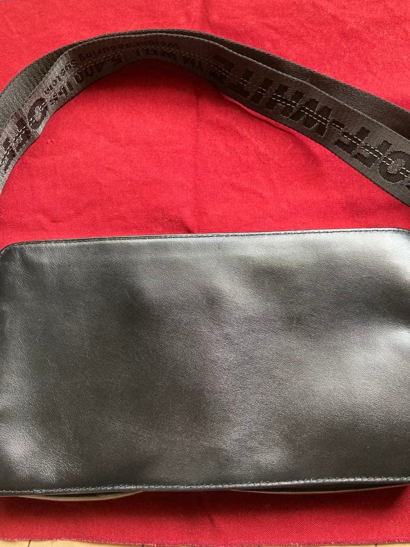 Off-White ブラック ボディバッグ