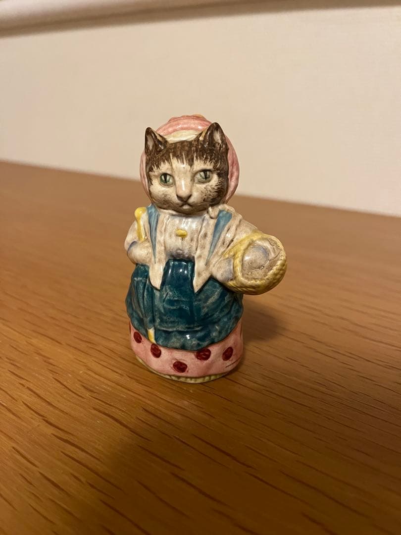 ベスウィック Beswick グロースターの仕立て 陶器 フィギュリン