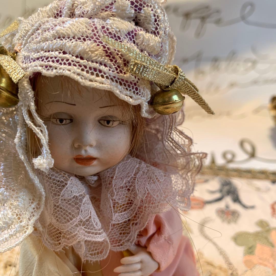 イタリア製　ベェネツィアの作家物のビンテージのビスクドール！可愛いくて妖艶です！