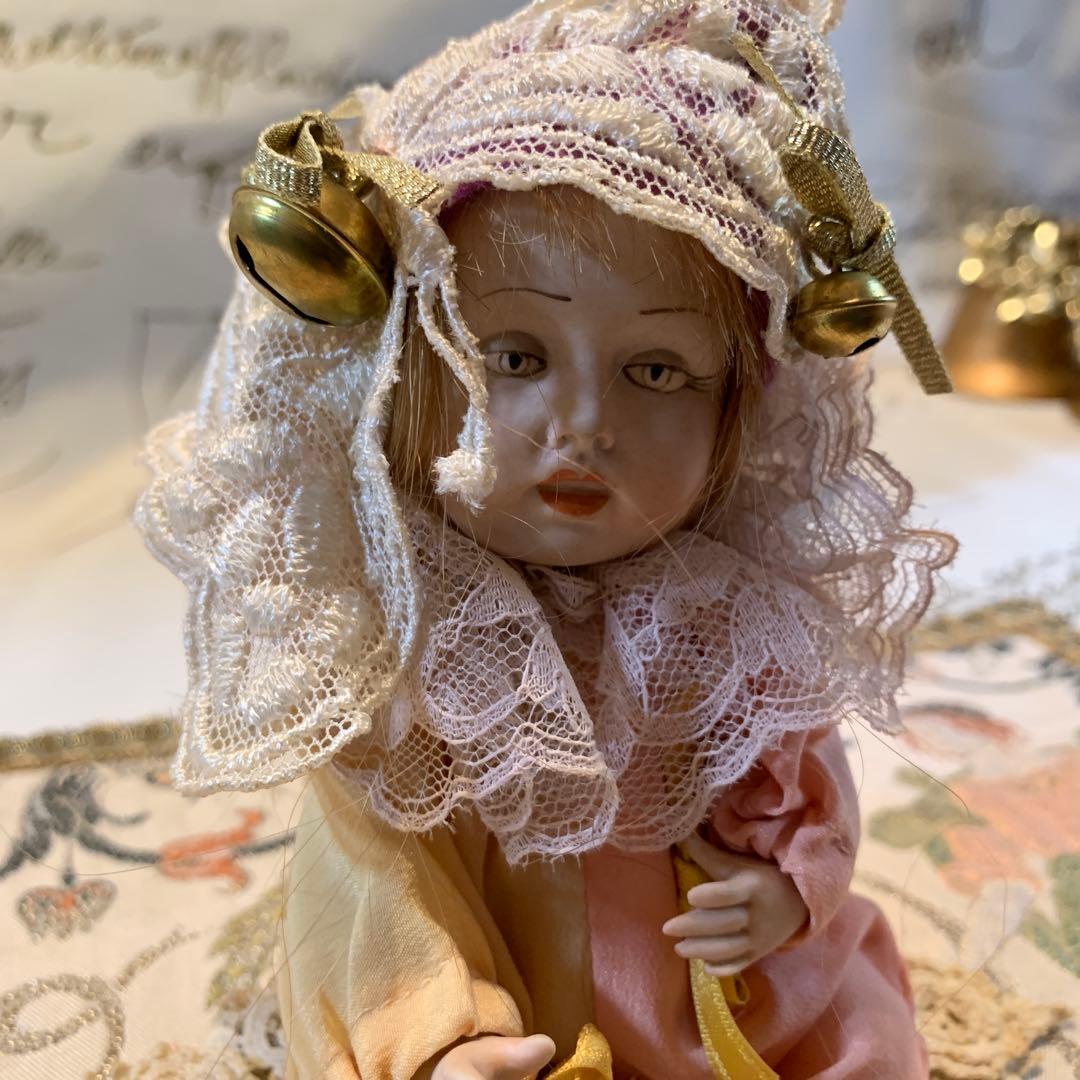 イタリア製　ベェネツィアの作家物のビンテージのビスクドール！可愛いくて妖艶です！