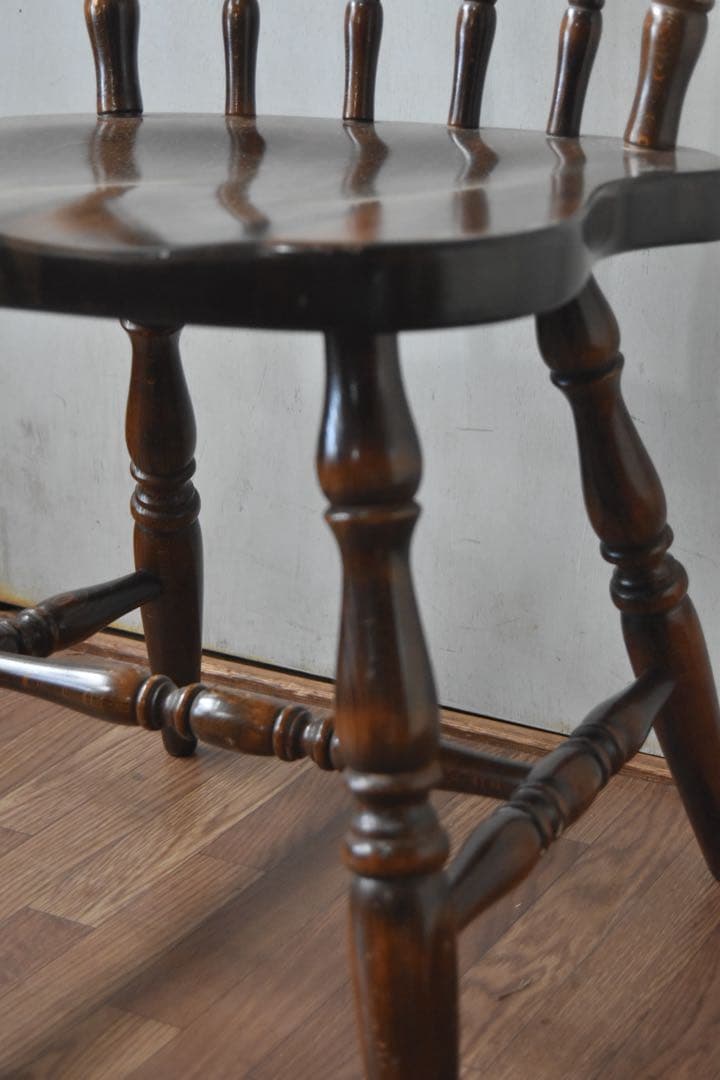 キツツキ ウィンザーチェア