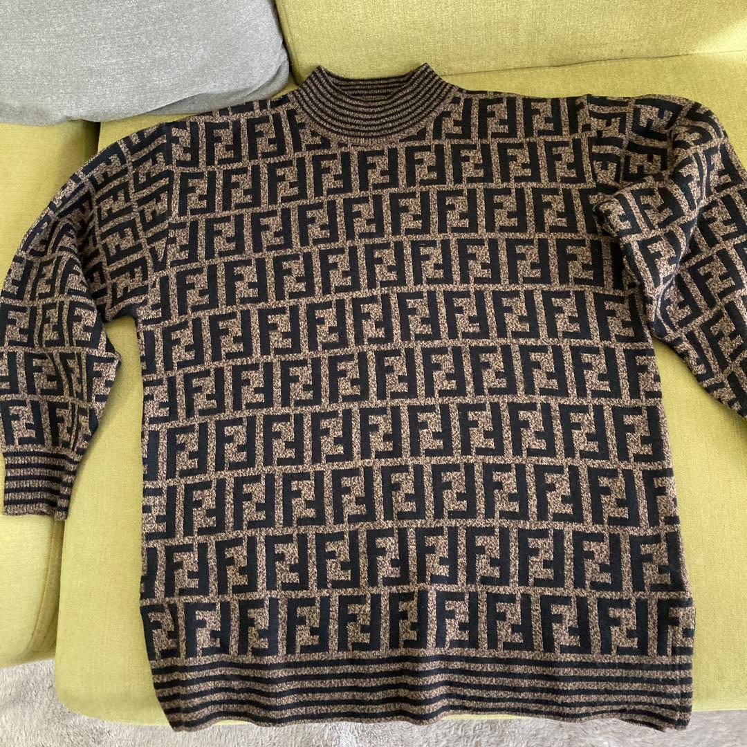 FENDI 長袖セーター ネイビー・ベージュ