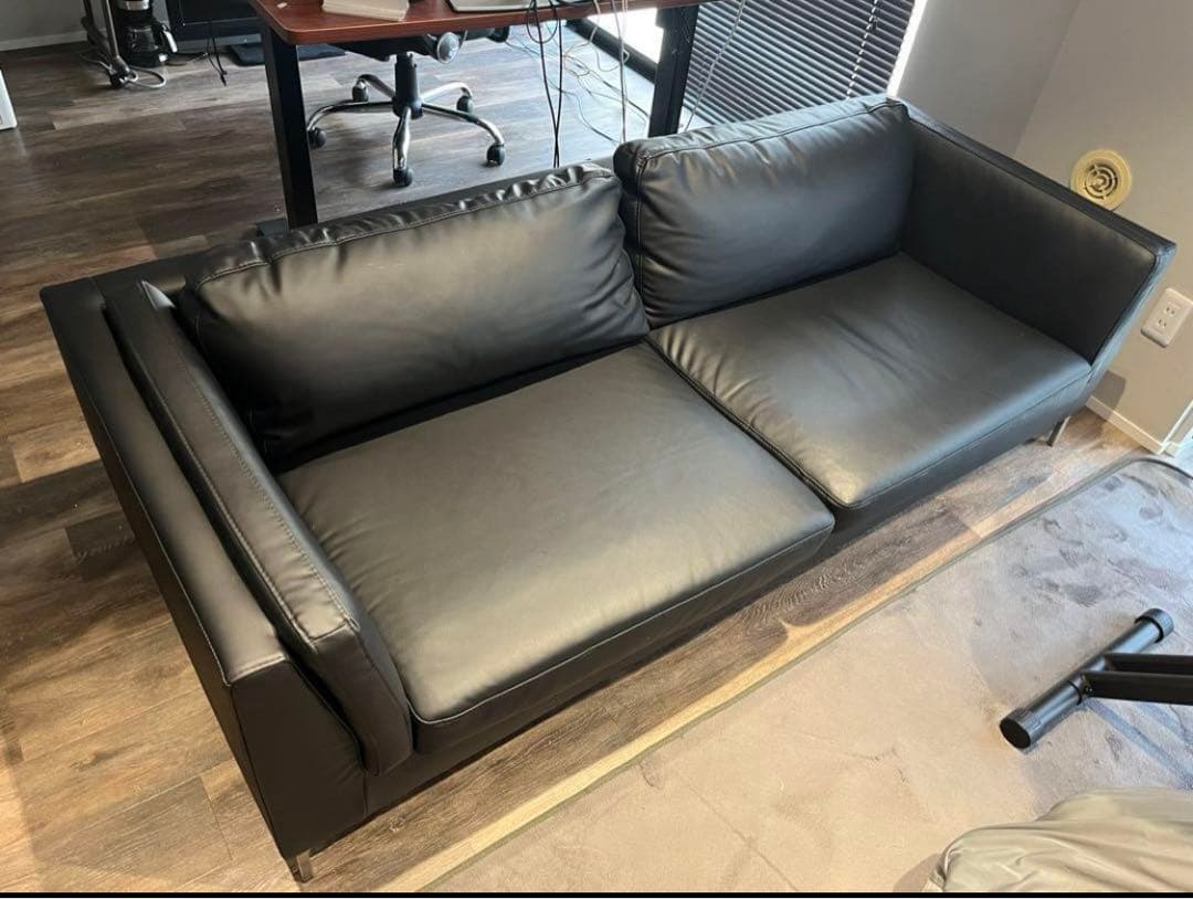 モダンデコ　EPUレザー 3人掛けソファー　EPUブラック