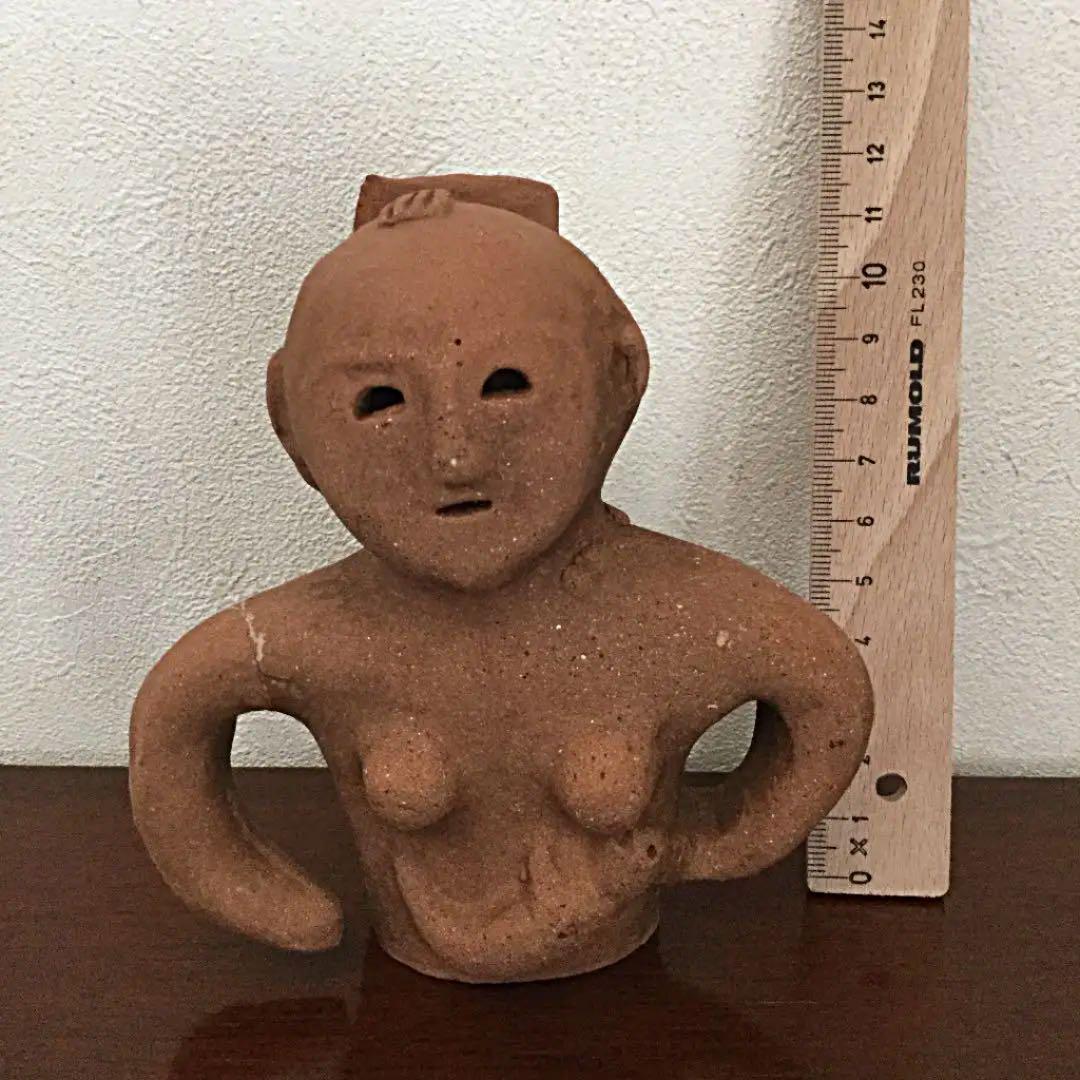 赤子に母乳を与える母親の埴輪（60年ほど前購入の希少性高いヴィンテージアート品）