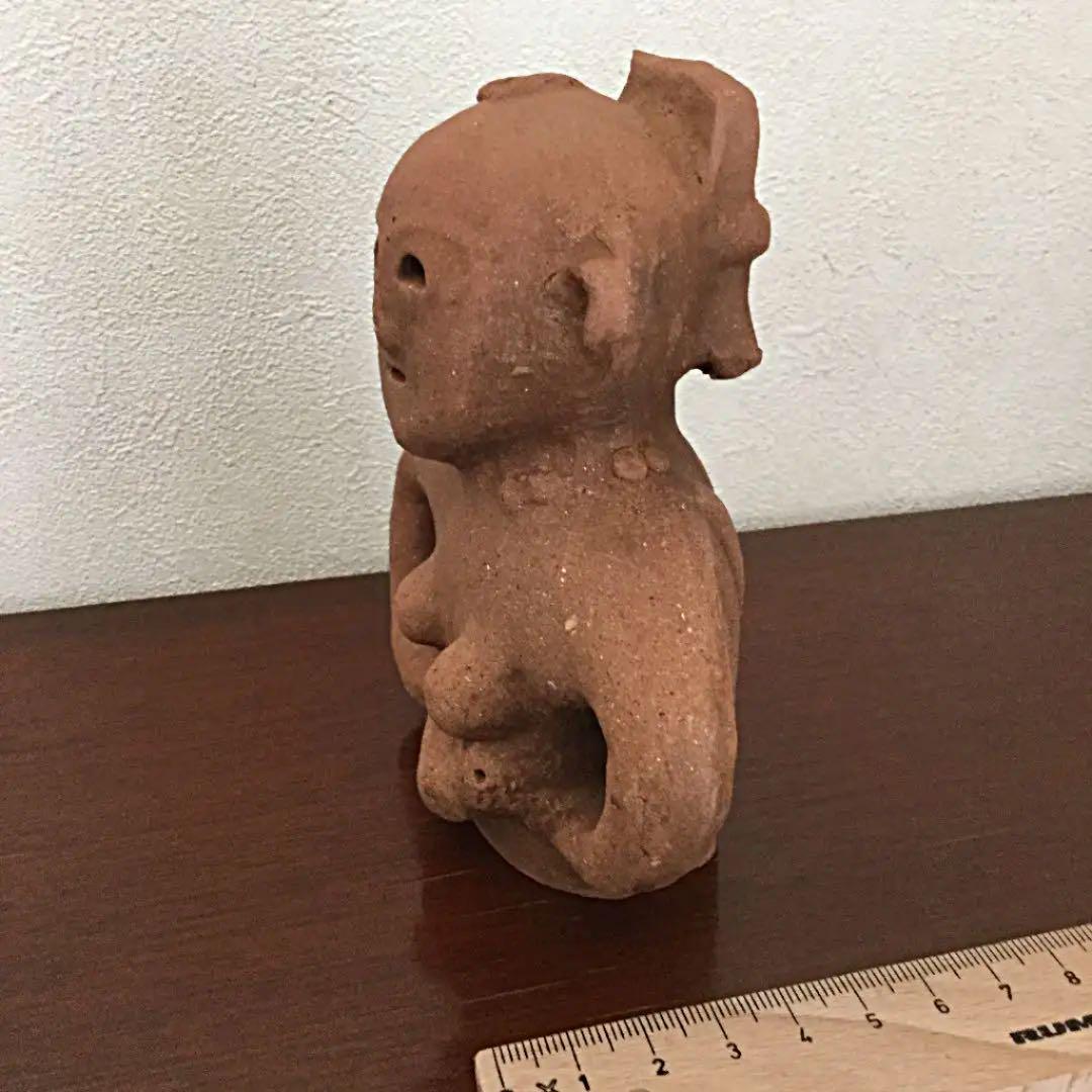 赤子に母乳を与える母親の埴輪（60年ほど前購入の希少性高いヴィンテージアート品）