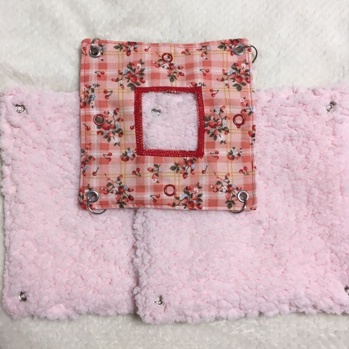 モモンガハウス(苺・チェック)  ボアピンク  2050円