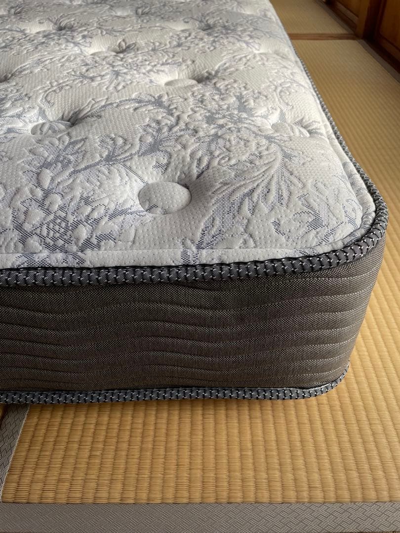 【美品】シモンズ　ゴールデンバリュー ダブルマットレス