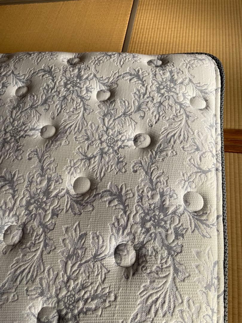 【美品】シモンズ　ゴールデンバリュー ダブルマットレス