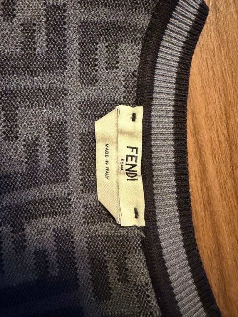 Fendiニットセーター