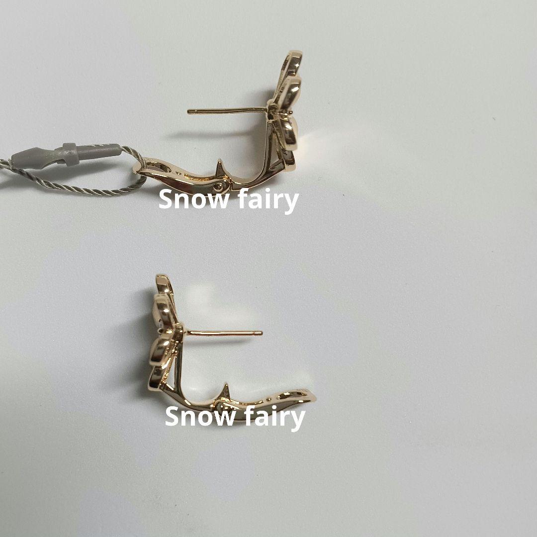 ハイクオリティ　三つ葉ピアス　フラワーピアス　YGカラー