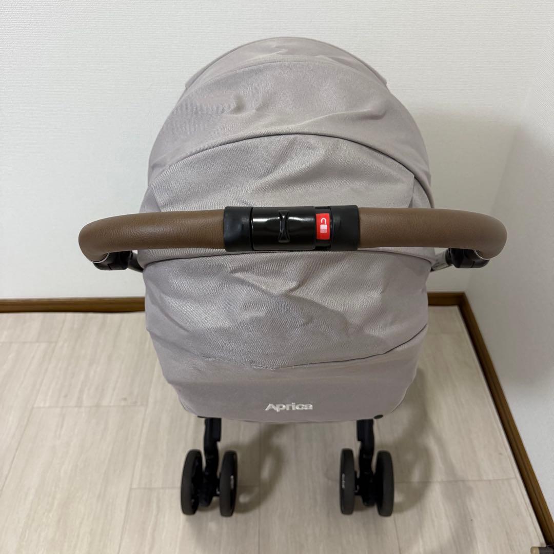 美品 Apricaラクーナビッテクッション アカチャンホンポ限定 23年モデル