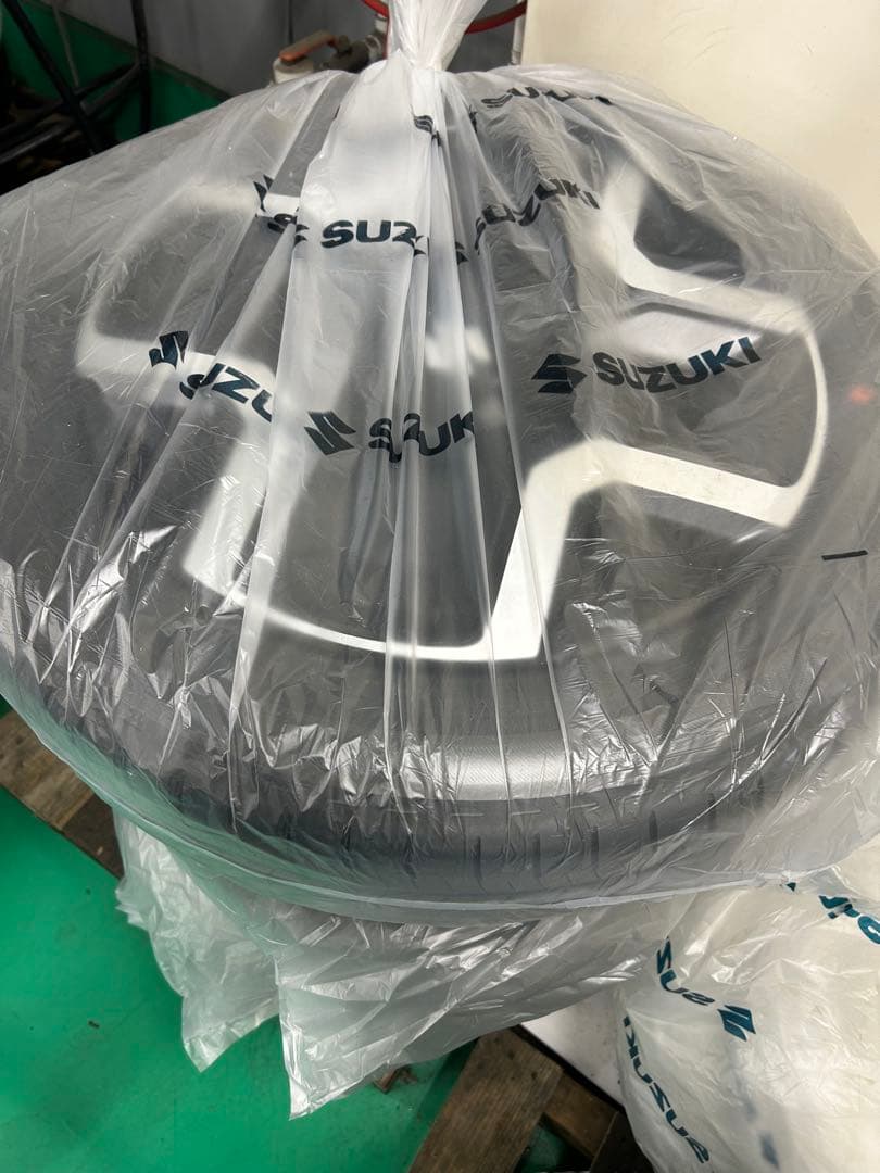 スズキ新型クロスビー　純正タイヤホイールセット4本