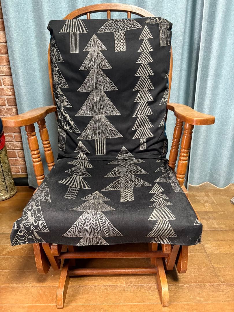 クッション付きロッキングチェア