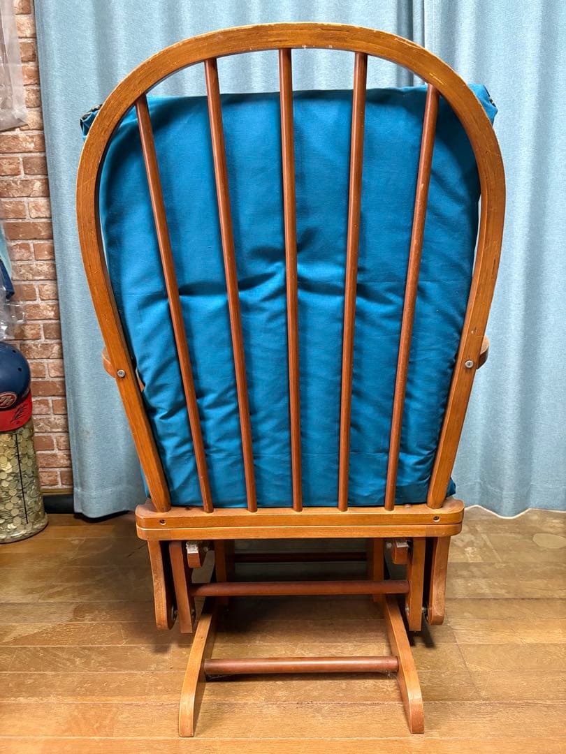 クッション付きロッキングチェア