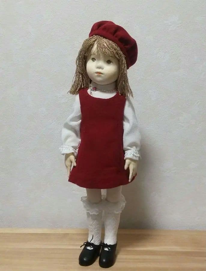 創作人形 ワイン色の服の子 布貼り ハンドメイド