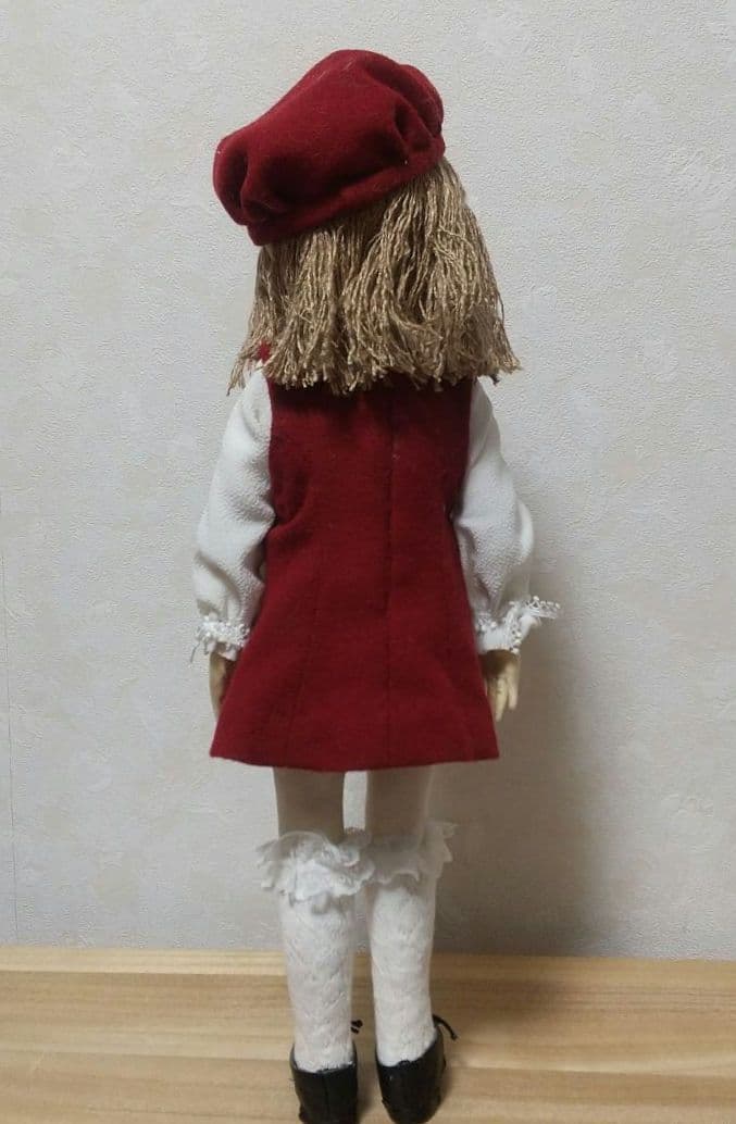 創作人形 ワイン色の服の子 布貼り ハンドメイド