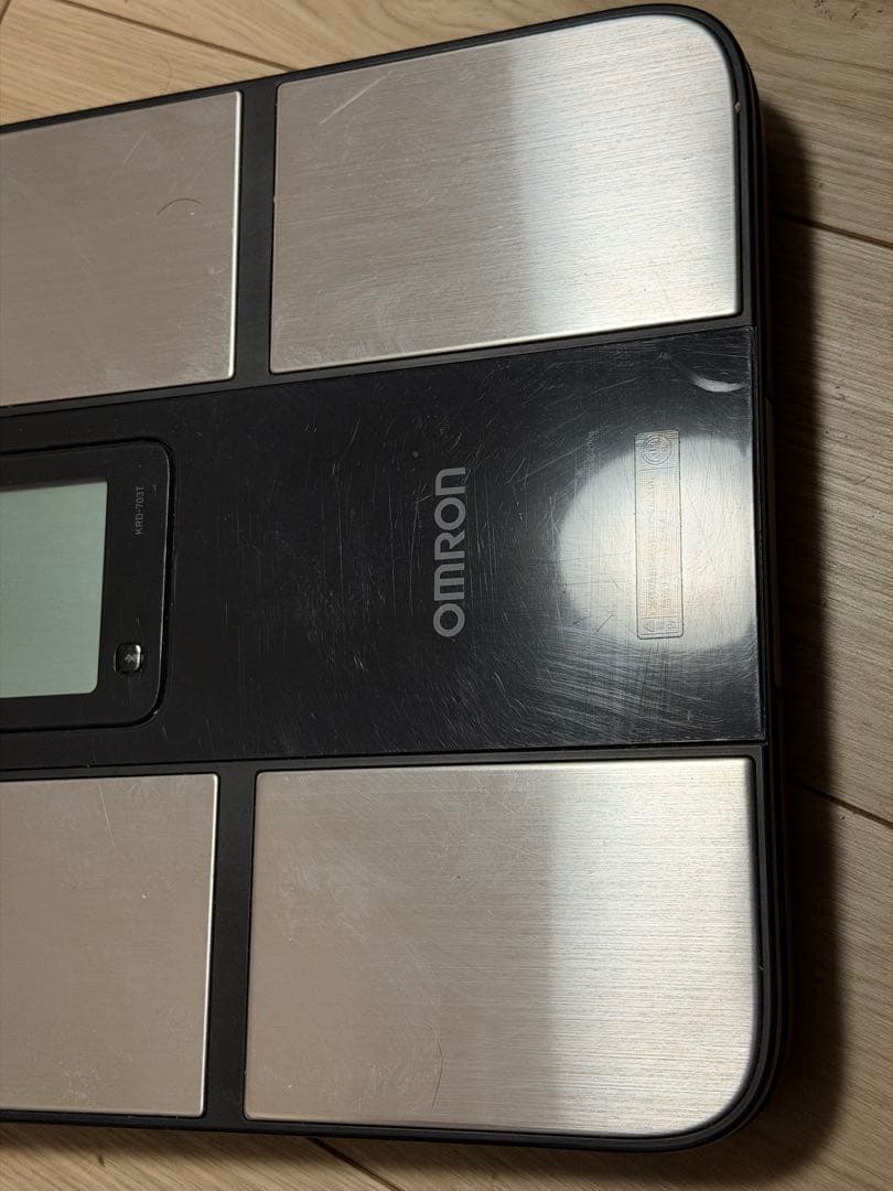 【週末値下げ】OMRON Karada Scan 703T 体組成計