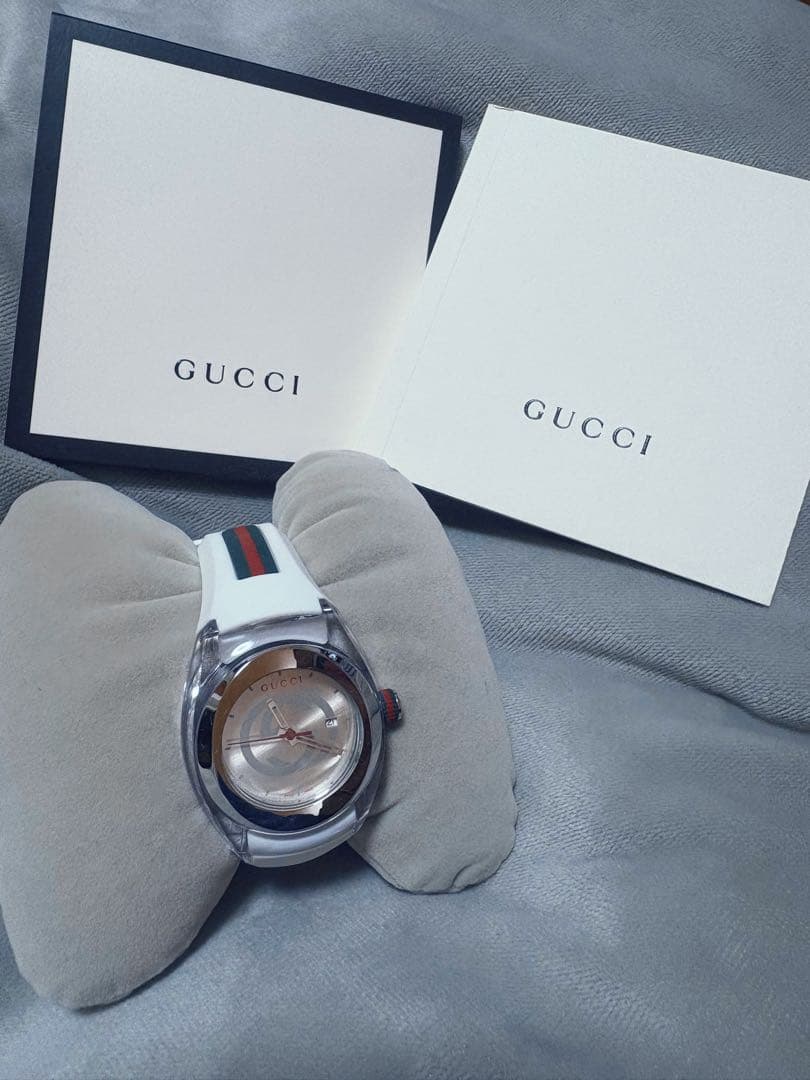 GUCCI ホワイト シリコンバンド 時計
