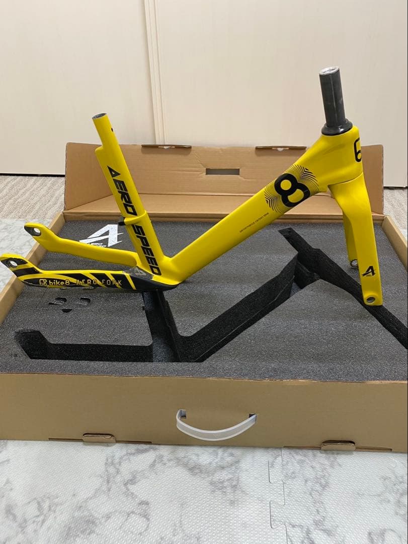 bike8 エアロスピード　ランバイク　カーボンフレーム