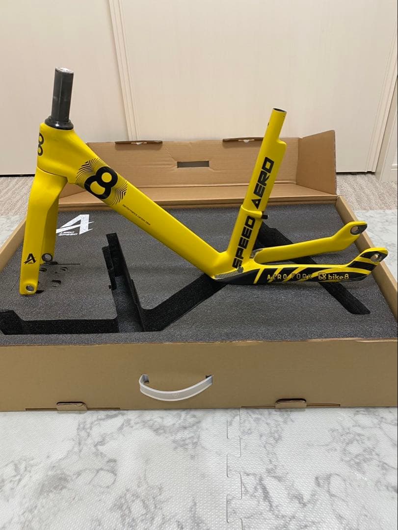 bike8 エアロスピード　ランバイク　カーボンフレーム