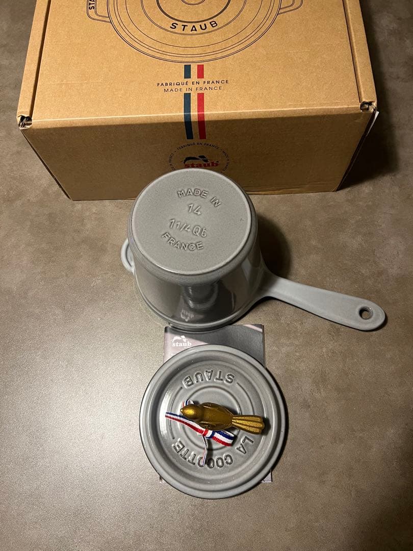 即日発送　新品未使用　ストウブソースパン 14 cm 鋳鉄 グレー　特別ノブ付き