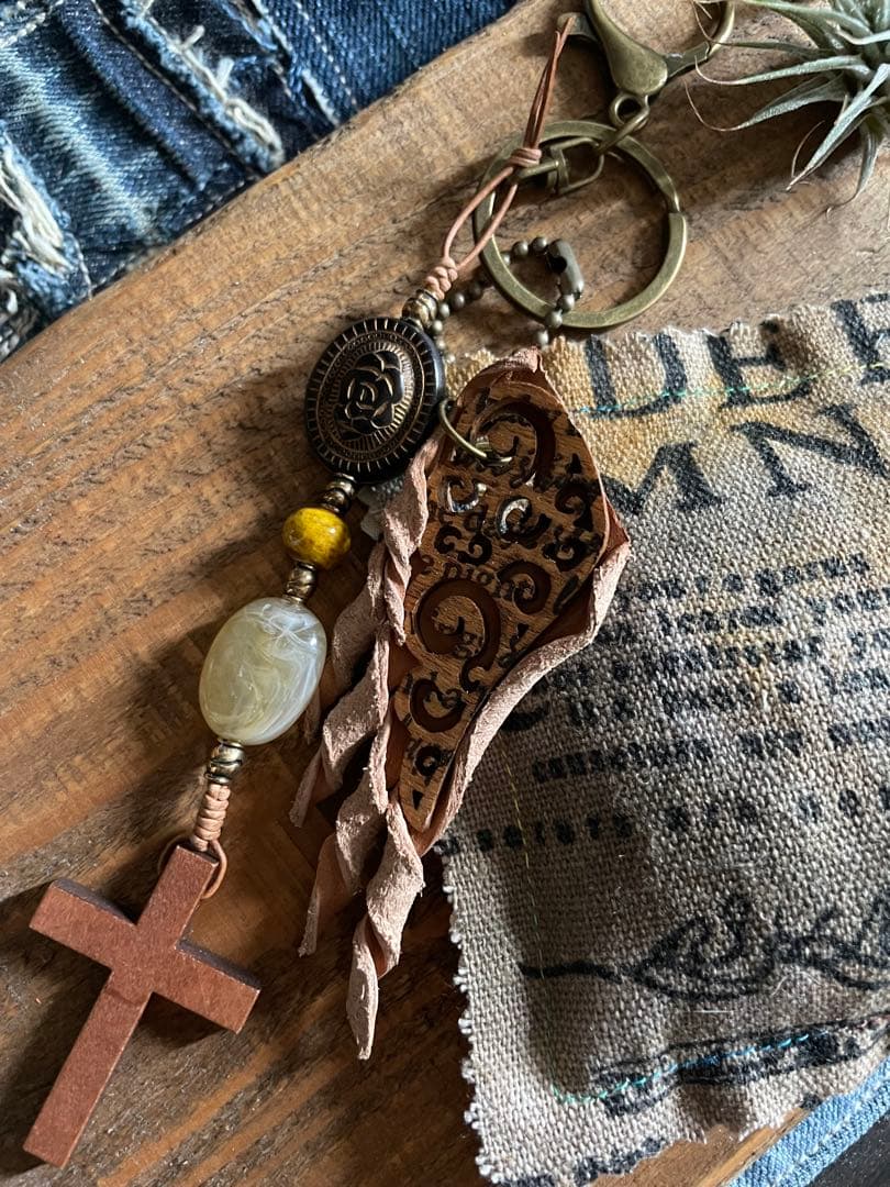 No.143フェザー with ヒノキチップチャーム‪·̩͙꒰ঌ