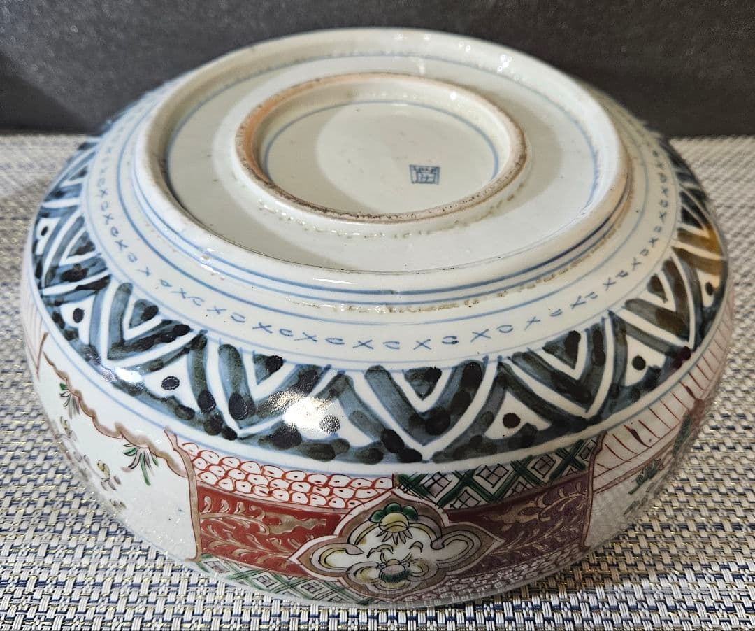 豪華絢爛　江戸時代後期　古伊万里　染錦　麒麟に宝尽し　市松文様　24.3cm大鉢