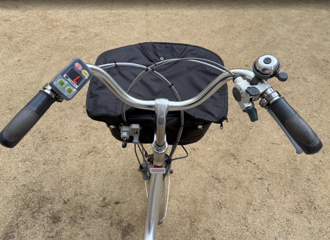 三輪電動アシスト自転車 ブリヂストン ロビンフッド シルバー 手渡し 神戸