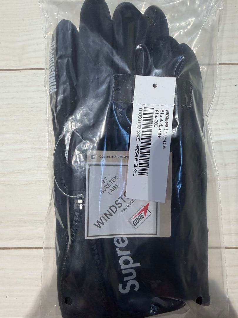 supreme WINDSTOPPER® Zip Gloves L
