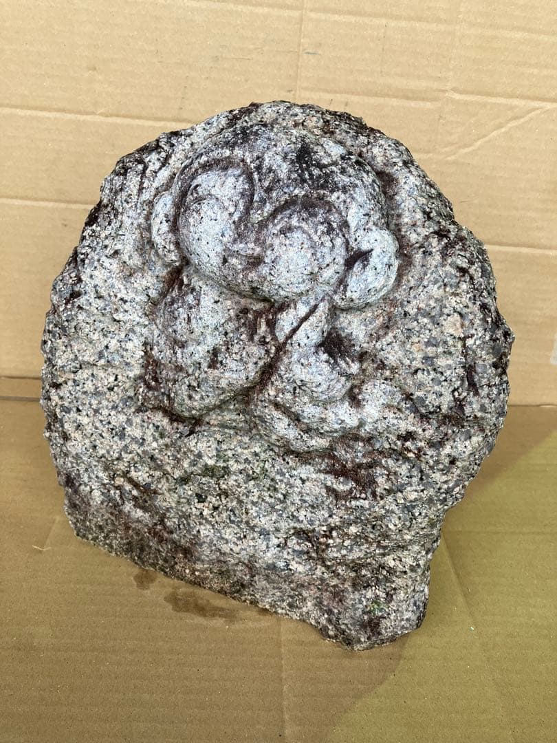 国産　御影石製　可愛らしいお地蔵さん