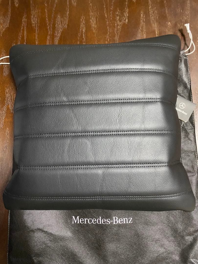 Mercedes-Benz レザー クッション