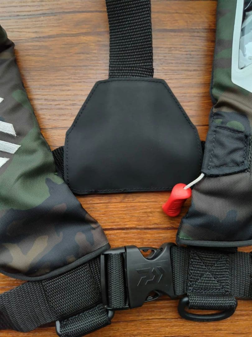 ダイワ 自動膨張ライフジャケット