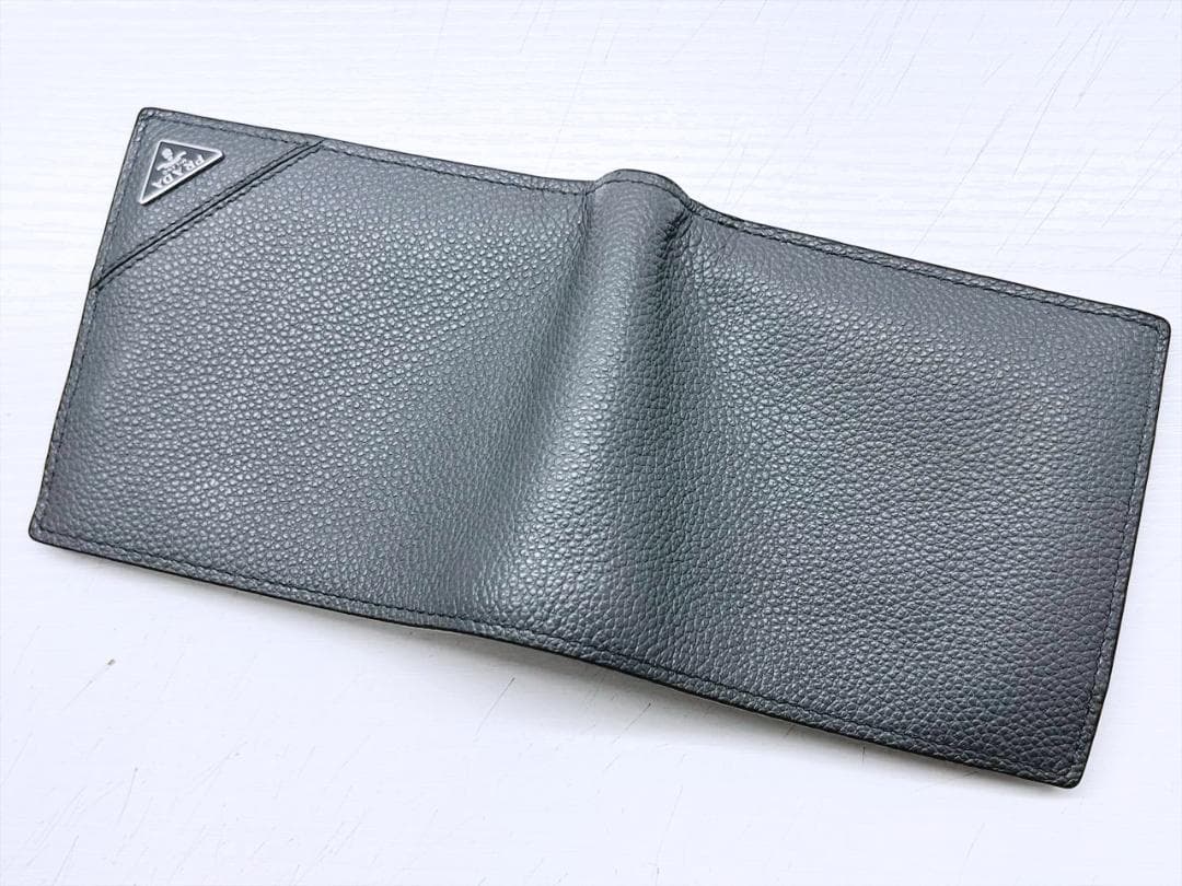 美品 プラダ ロゴ 二つ折り財布 グレー RFID 2MO738