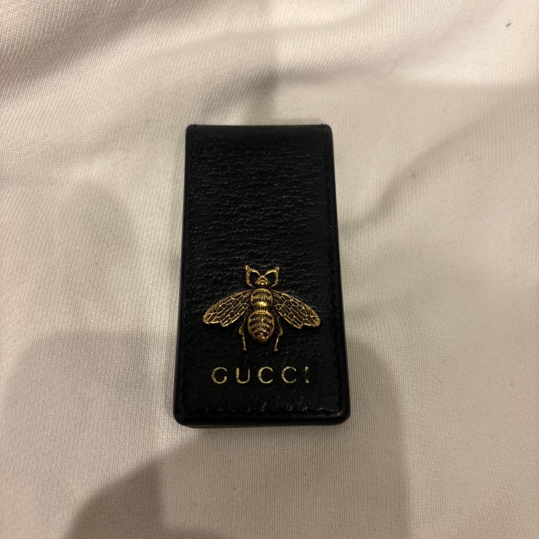 GUCCI ブラックレザー マネークリップ 蜂モチーフ