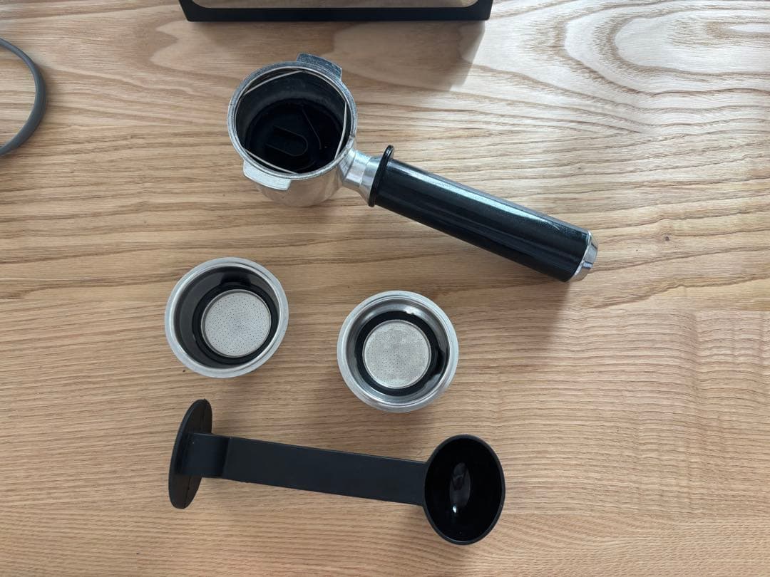 デロンギ　エスプレッソマシン　ECP3220J